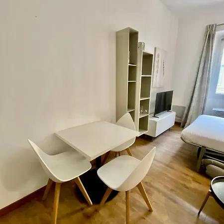 アパート Central Apartment *